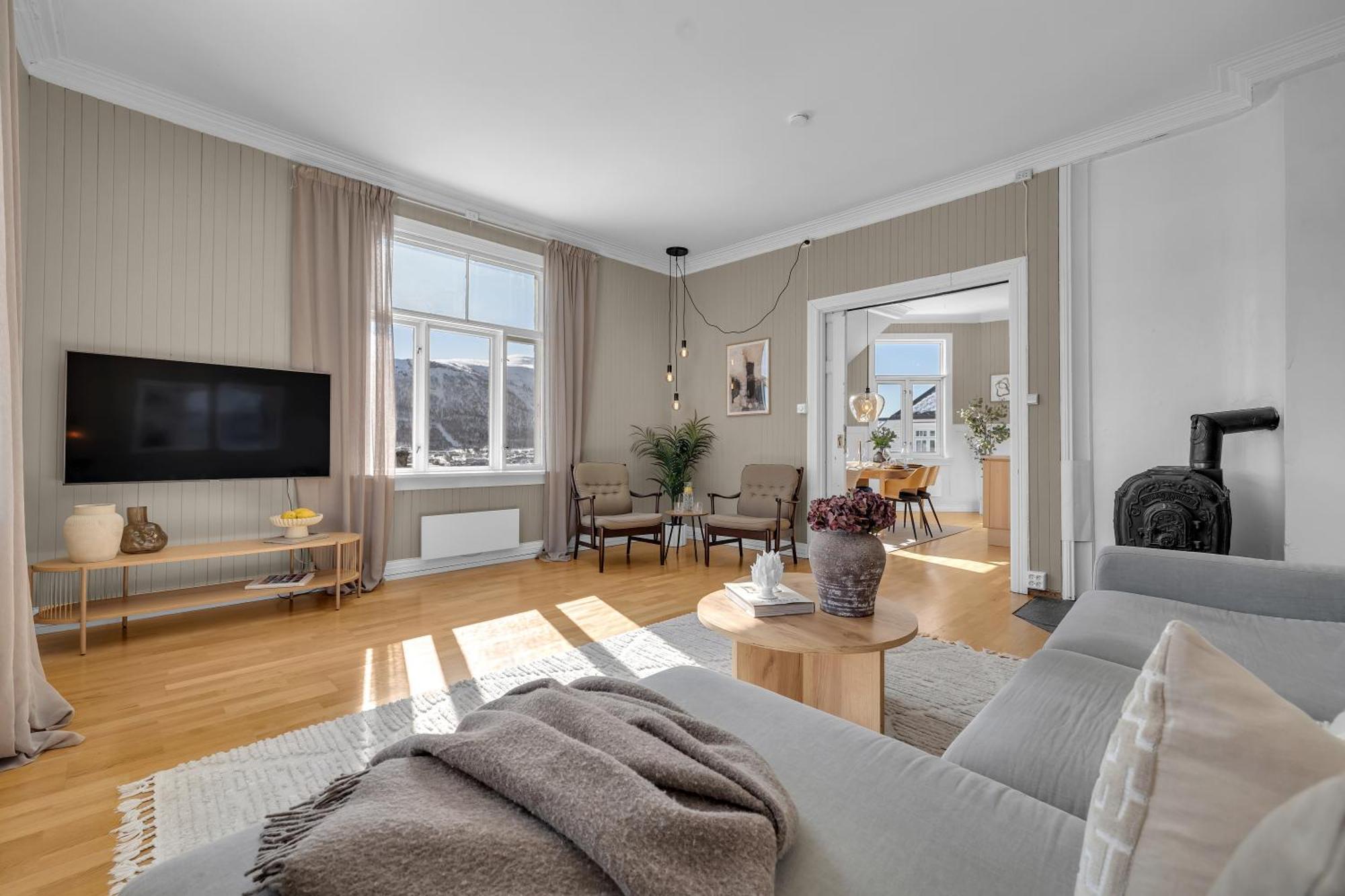 Lovely City Center Apartment With Amazing Views And Free Parking! Tromso Exterior photo