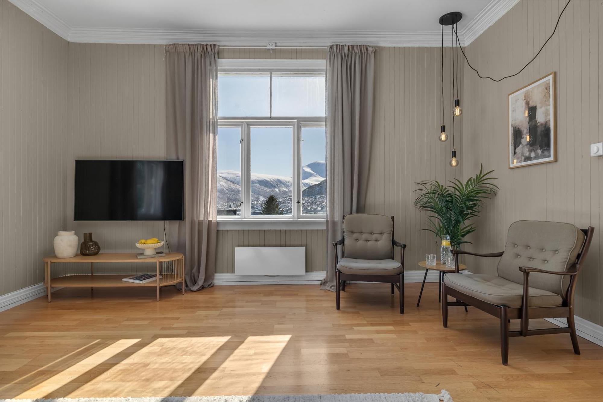 Lovely City Center Apartment With Amazing Views And Free Parking! Tromso Exterior photo